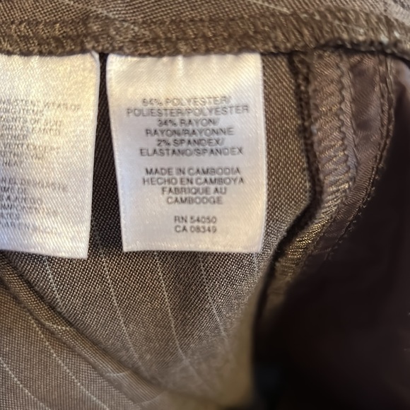 Jones NY Pants Suit - Picture 6 of 6